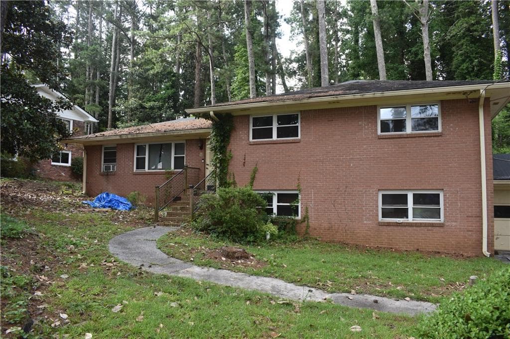 3 bedroom, 2 bathroom, 1,412 sq ft single family residence for sale at 3798 King Henry Road, Atlanta, GA 30331 — photo 5