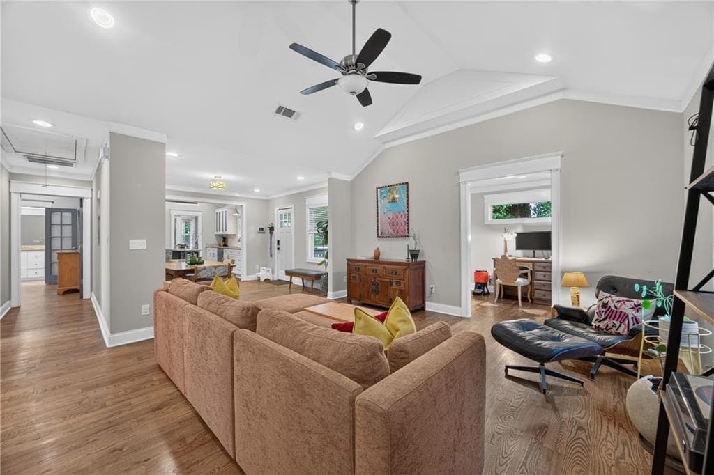3 bedroom, 2 bathroom, 1,276 sq ft single family residence sold at 2001 Glenwood Avenue, Atlanta, GA 30316