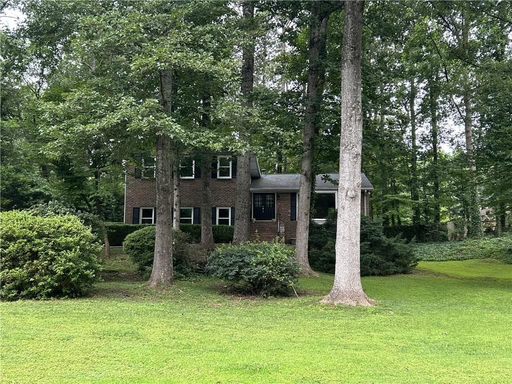 4 bedroom, 3 bathroom, 2,263 sq ft single family residence for rent at 2271 Fox Hound Parkway, Marietta, GA 30062 for $2,900 a month — photo 1 of 37