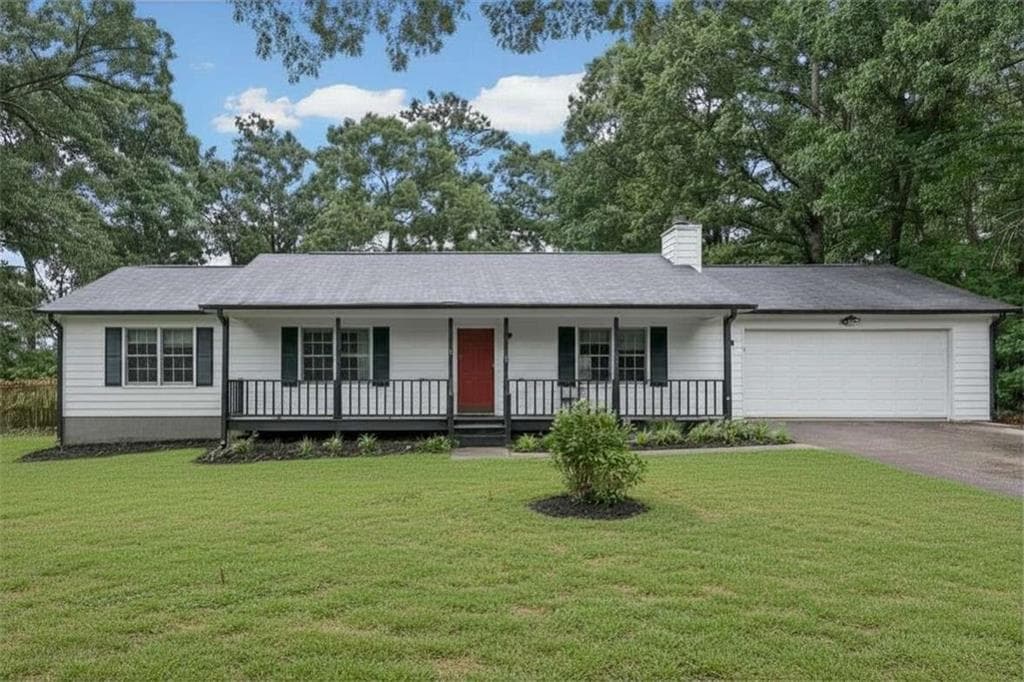 4 bedroom, 2 bathroom, 1,795 sq ft single family residence for sale at 142 Summerfield Drive, Mcdonough, GA 30253