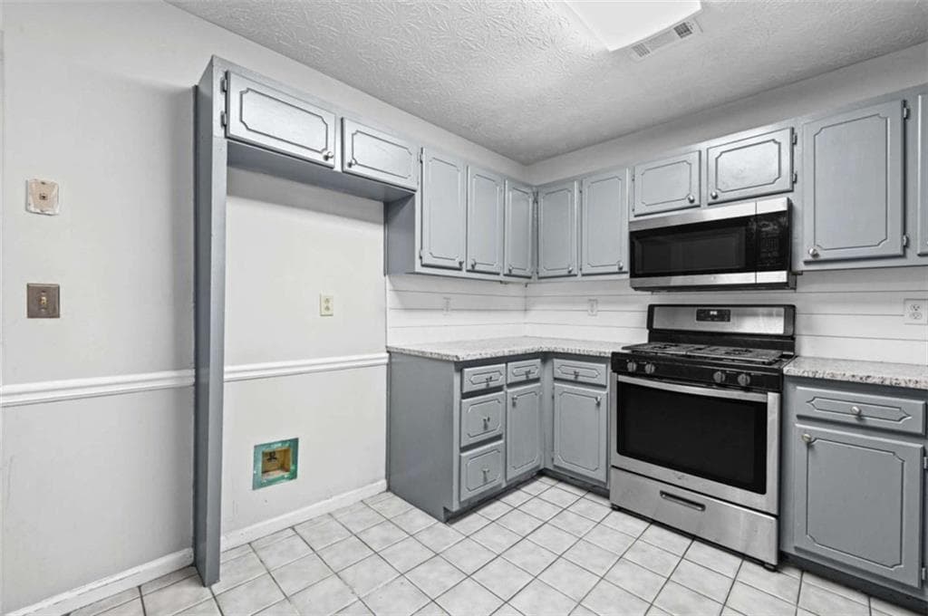 4 bedroom, 2 bathroom, 1,795 sq ft single family residence for sale at 142 Summerfield Drive, Mcdonough, GA 30253 — photo 9