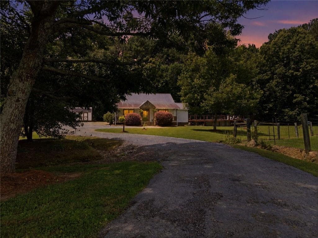 3 bedroom, 3 bathroom, 1,482 sq ft single family residence for sale at 660 Mount Zion Road, Resaca, GA 30735