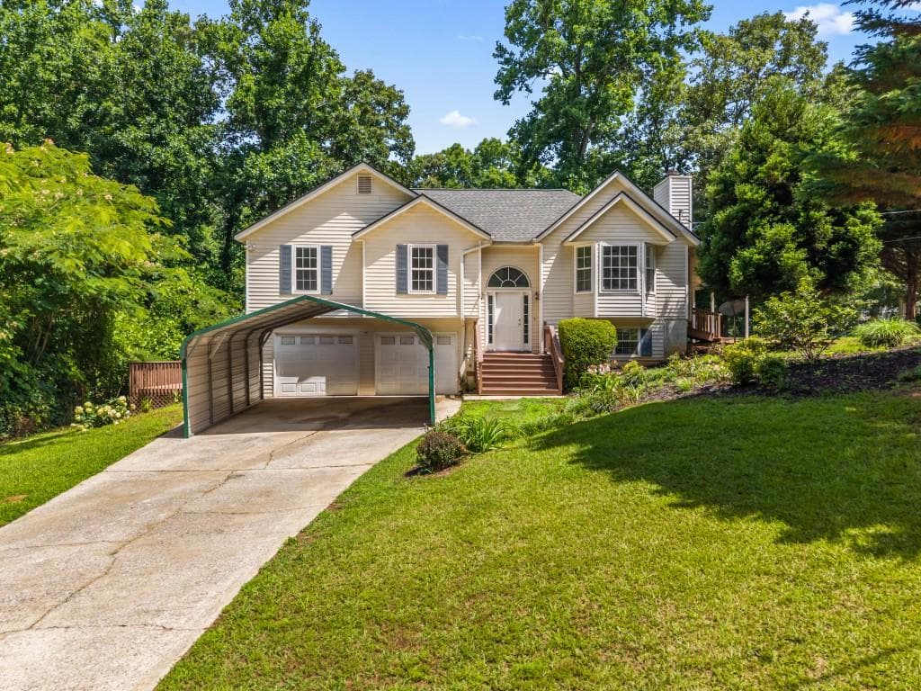 4 bedroom, 3 bathroom, 2,500 sq ft single family residence under contract at 187 Fair Havens Drive, Hiram, GA 30141