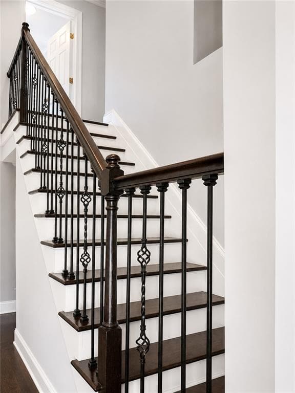 6 bedroom, 5 bathroom, 2,793 sq ft single family residence for sale at 2877 Battlecrest Drive, Decatur, GA 30034 — photo 7