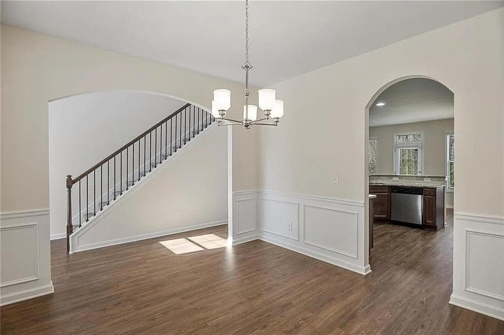 5 bedroom, 3 bathroom, 2,532 sq ft single family residence for sale at 5831 Peltier Trace, Norcross, GA 30093 — photo 6