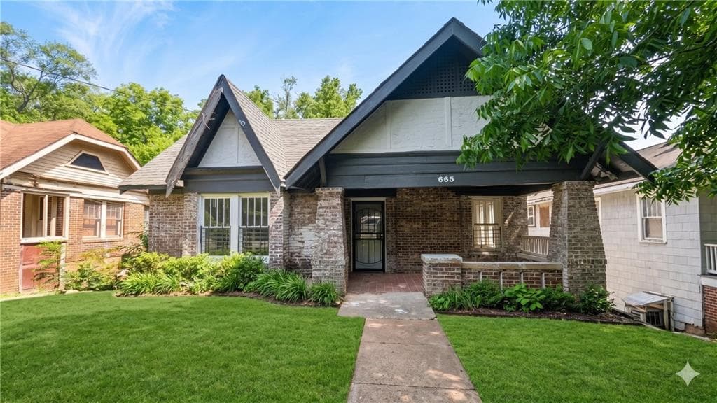 6 bedroom, 3 bathroom, 1,360 sq ft single family residence sold at 665 Lexington Avenue, Atlanta, GA 30310