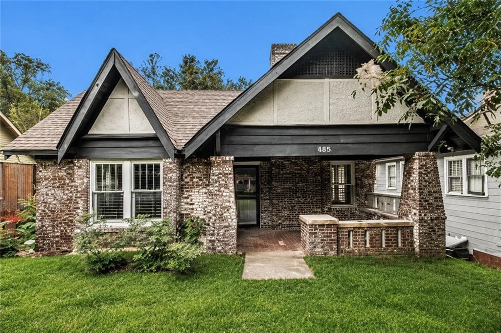 6 bedroom, 3 bathroom, 1,360 sq ft single family residence under contract at 665 Lexington Avenue, Atlanta, GA 30310 — photo 2