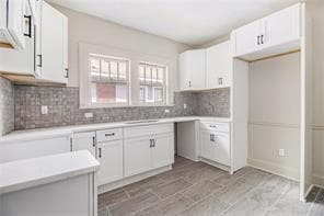 6 bedroom, 3 bathroom, 1,360 sq ft single family residence under contract at 665 Lexington Avenue, Atlanta, GA 30310 — photo 3