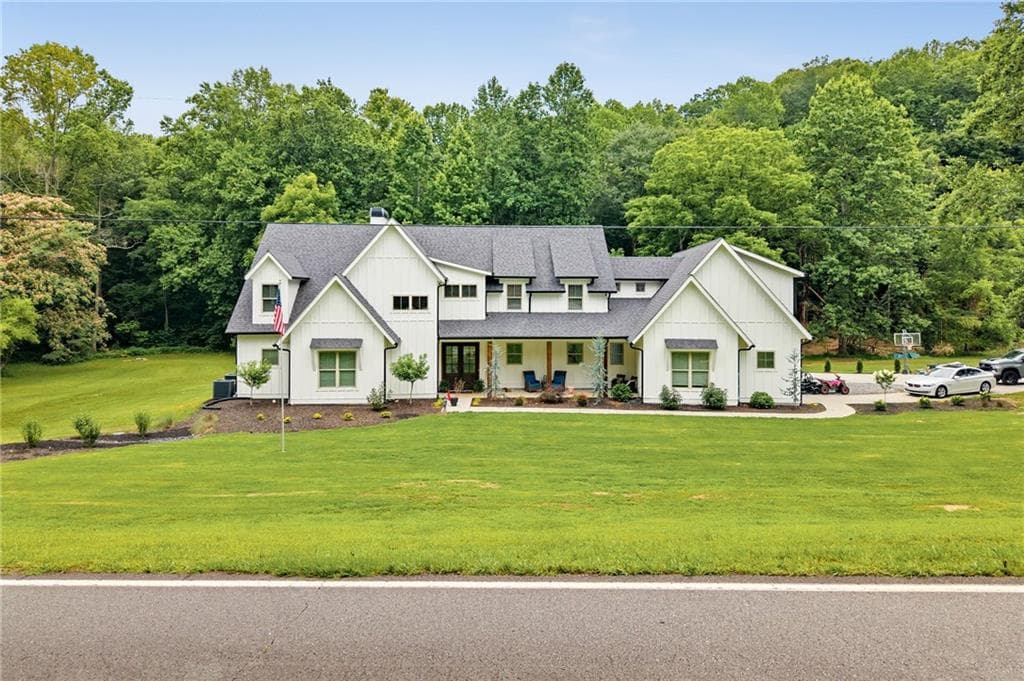 6 bedroom, 6 bathroom, 5,191 sq ft single family residence for sale at 1485 Duffy Grizzle Road, Dahlonega, GA 30533 — photo 2
