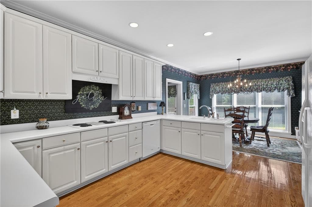 4 bedroom, 5 bathroom, 3,857 sq ft single family residence under contract at 1800 Brookstone Drive, Snellville, GA 30078 — photo 4