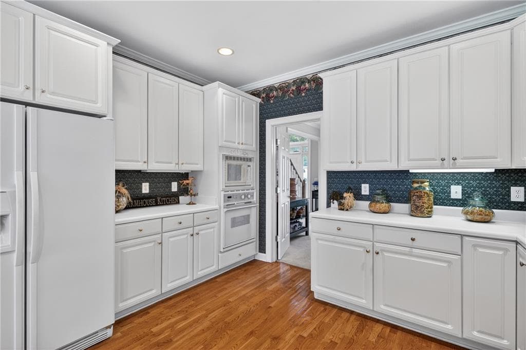 4 bedroom, 5 bathroom, 3,857 sq ft single family residence under contract at 1800 Brookstone Drive, Snellville, GA 30078 — photo 8