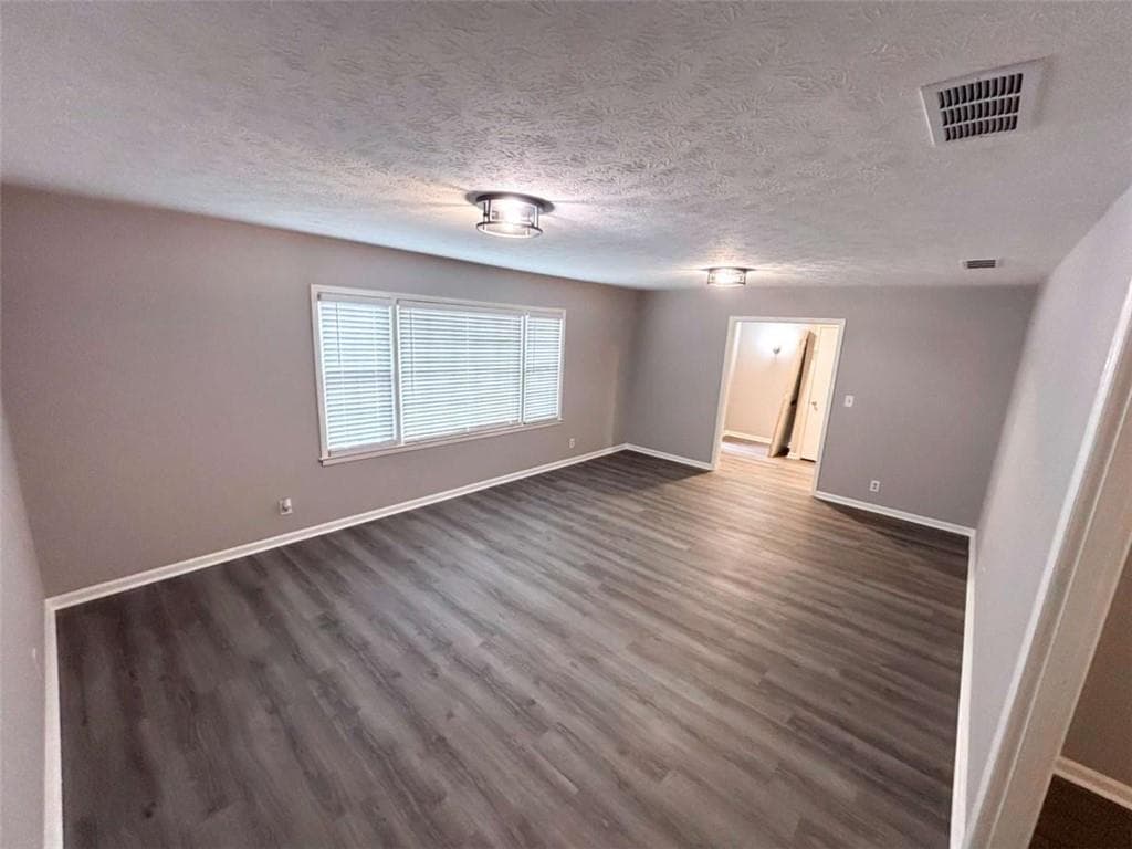 4 bedroom, 3 bathroom, 2,536 sq ft single family residence for sale at 6101 River Road, Columbus, GA 31904 — photo 5