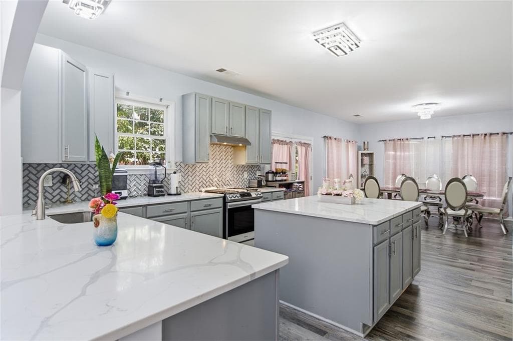 6 bedroom, 3 bathroom, 3,383 sq ft single family residence for sale at 5318 Twin Creeks Place, Norcross, GA 30071 — photo 10