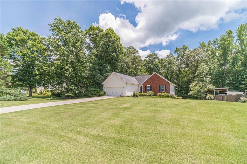 4 bedroom, 3 bathroom, 2,846 sq ft single family residence for sale at 3435 Davan Lane, Monroe, GA 30655 — photo 4