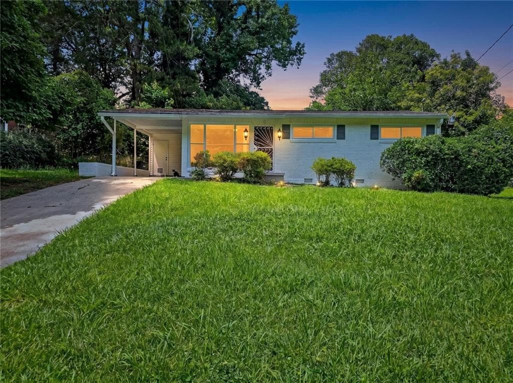 3 bedroom, 2 bathroom, 1,296 sq ft single family residence for sale at 2559 Dale Creek Drive, Atlanta, GA 30318 — photo 4