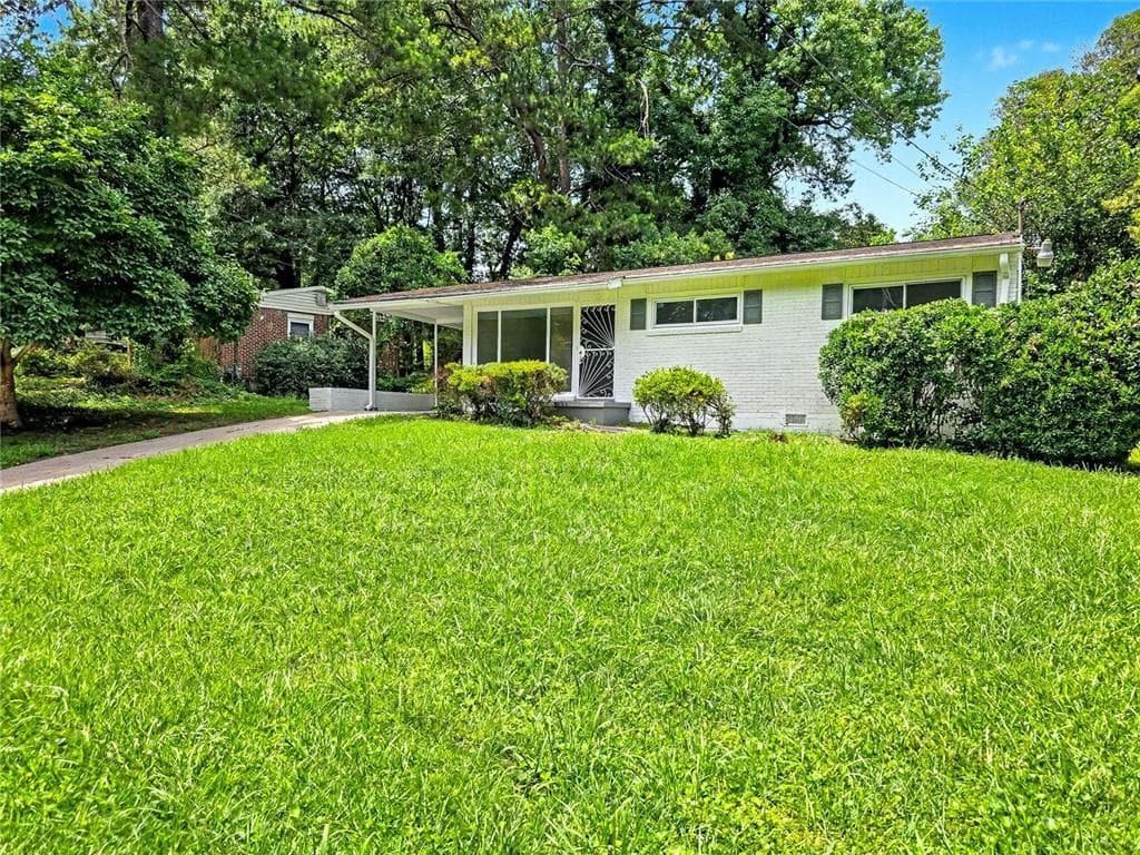 3 bedroom, 2 bathroom, 1,296 sq ft single family residence for sale at 2559 Dale Creek Drive, Atlanta, GA 30318 — photo 5