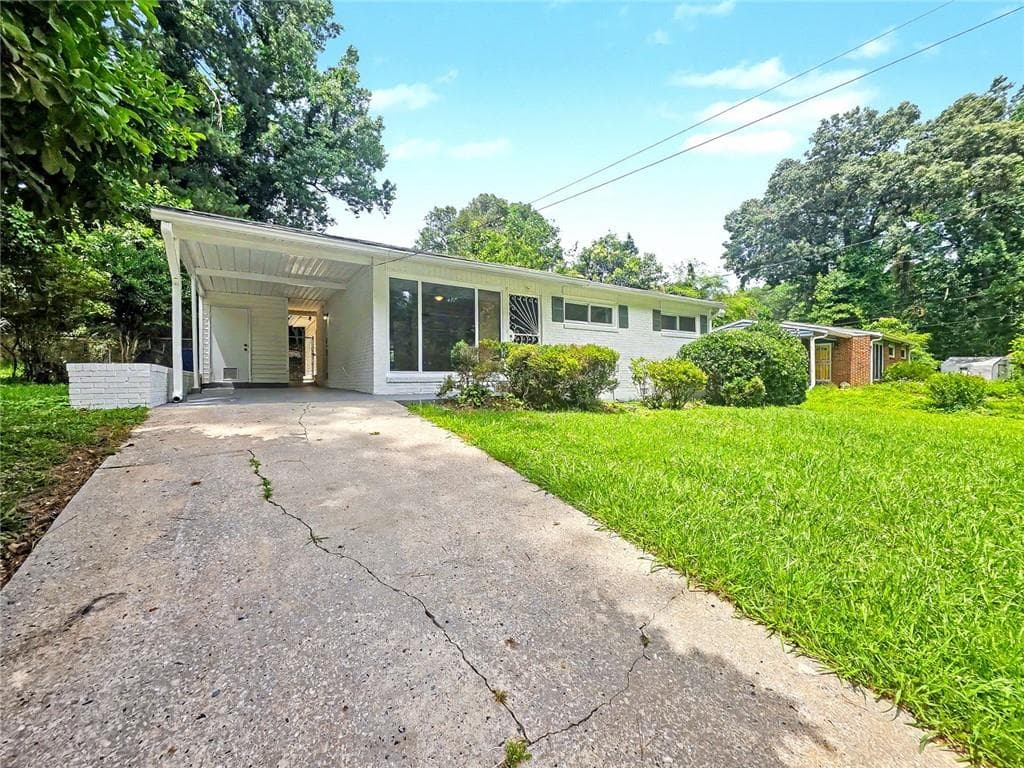 3 bedroom, 2 bathroom, 1,296 sq ft single family residence for sale at 2559 Dale Creek Drive, Atlanta, GA 30318 — photo 6