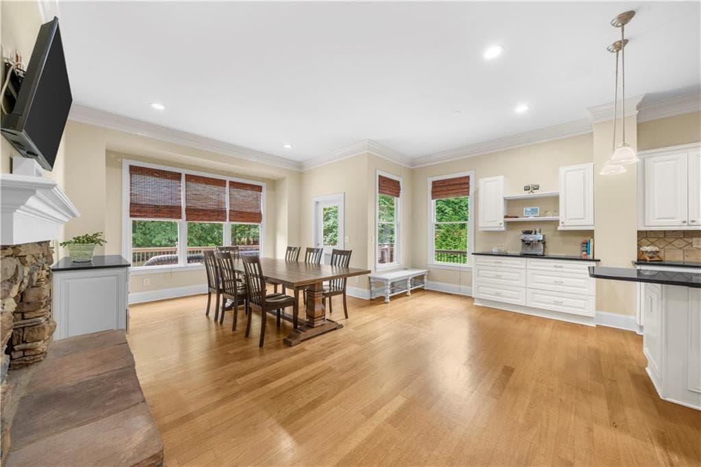 6 bedroom, 5 bathroom, 5,584 sq ft single family residence for sale at 7530 Wandering Oak Way, Cumming, GA 30041 — photo 7