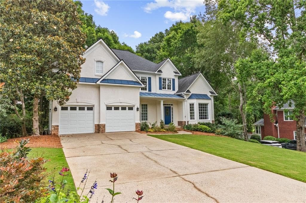 6 bedroom, 5 bathroom, 4,556 sq ft single family residence under contract at 6455 Rutherford Place, Suwanee, GA 30024 — photo 2