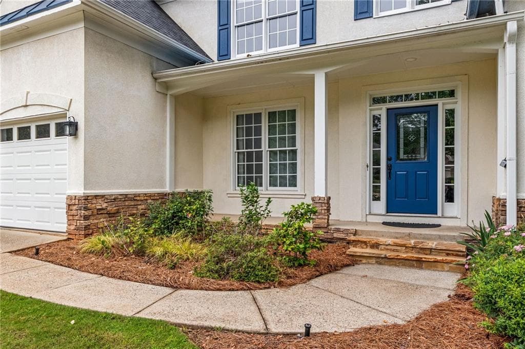6 bedroom, 5 bathroom, 4,556 sq ft single family residence under contract at 6455 Rutherford Place, Suwanee, GA 30024 — photo 3