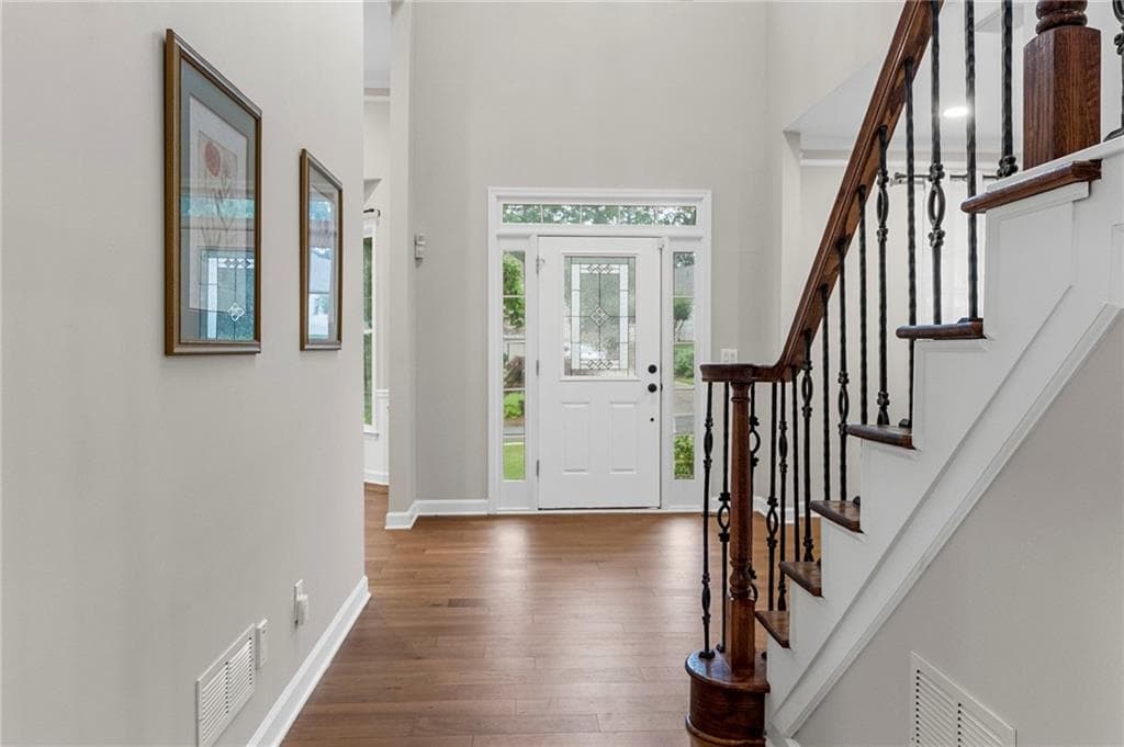 6 bedroom, 5 bathroom, 4,556 sq ft single family residence under contract at 6455 Rutherford Place, Suwanee, GA 30024 — photo 5