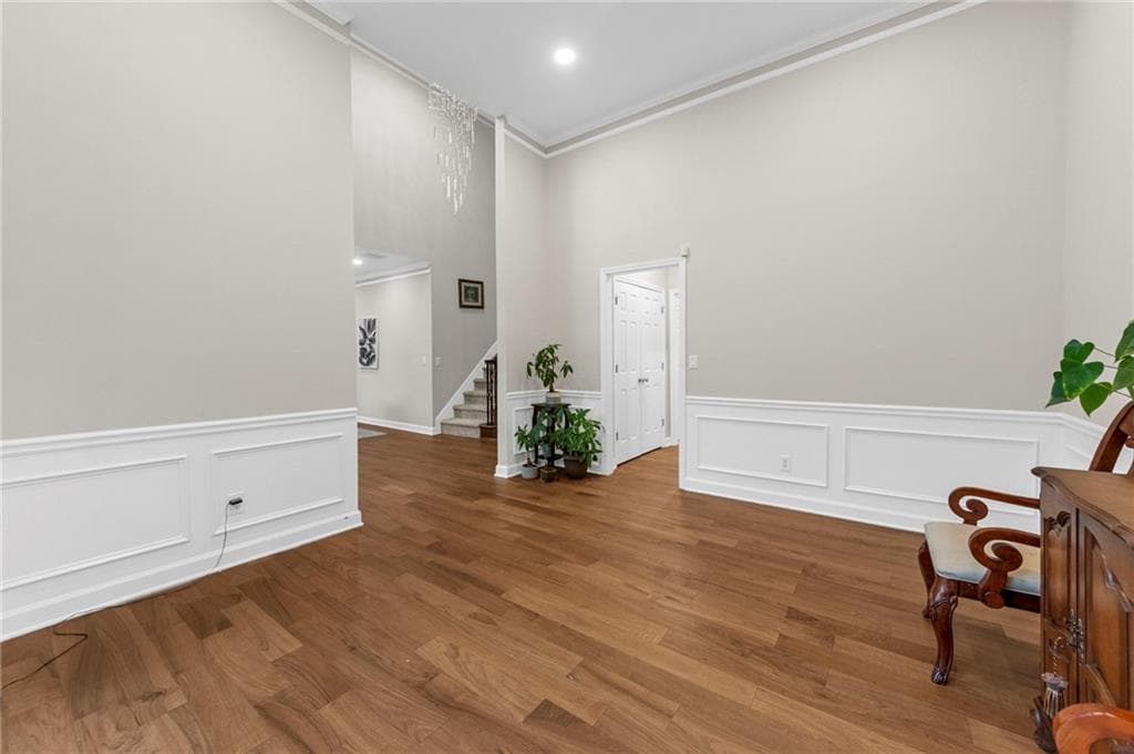 6 bedroom, 5 bathroom, 4,556 sq ft single family residence under contract at 6455 Rutherford Place, Suwanee, GA 30024 — photo 8