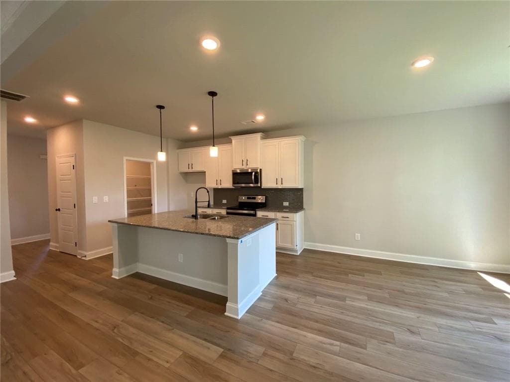 4 bedroom, 3 bathroom, 2,279 sq ft single family residence for rent at 5037 Silver Fox Trail, Oakwood, GA 30566 for $2,300 a month — photo 6