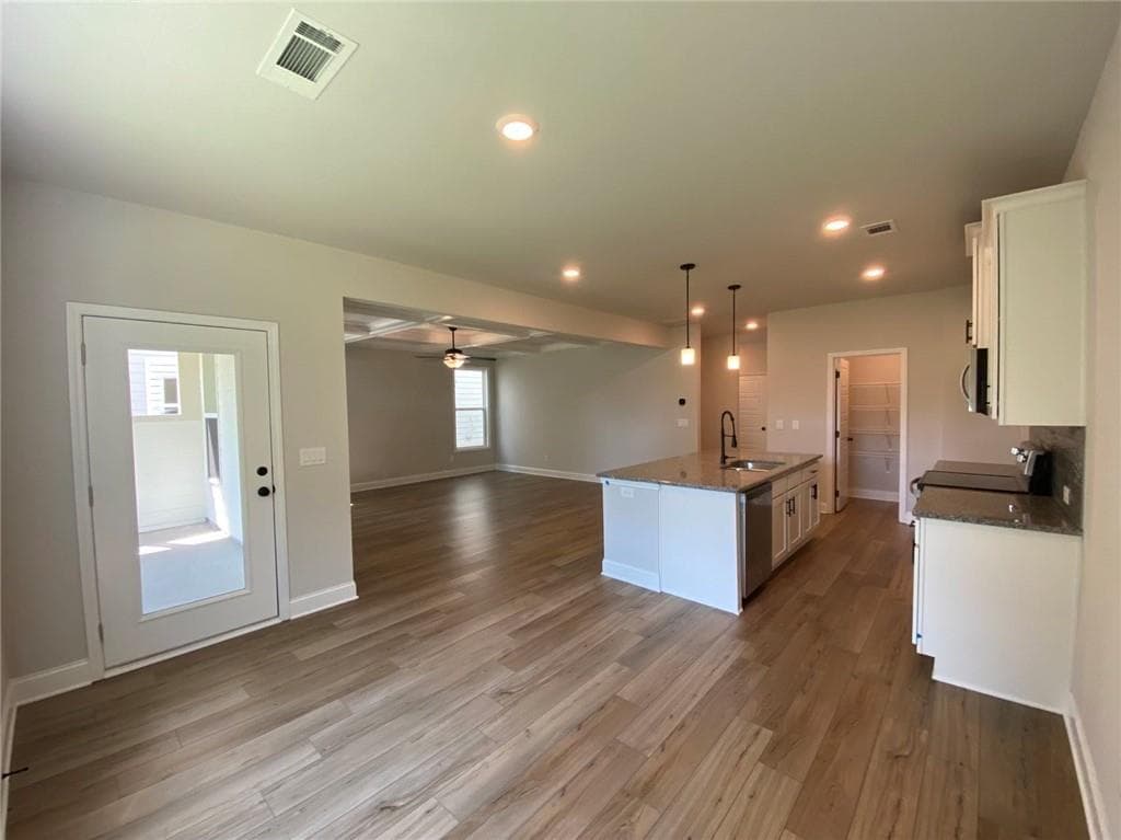 4 bedroom, 3 bathroom, 2,279 sq ft single family residence for rent at 5037 Silver Fox Trail, Oakwood, GA 30566 for $2,300 a month — photo 8