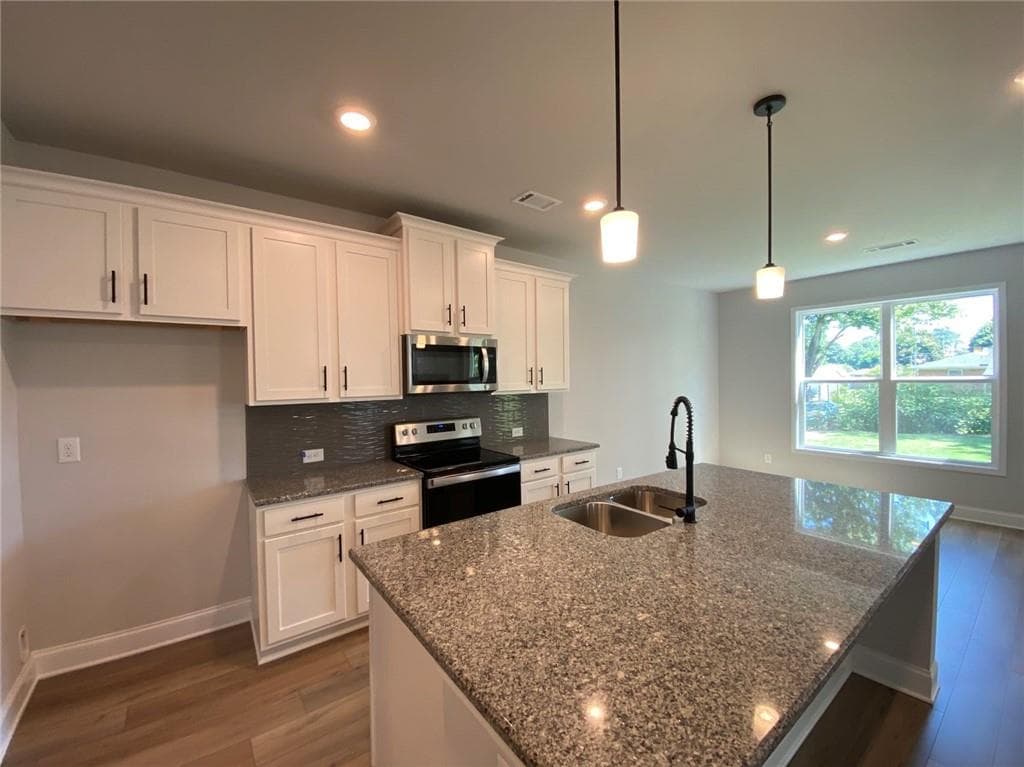 4 bedroom, 3 bathroom, 2,279 sq ft single family residence for rent at 5037 Silver Fox Trail, Oakwood, GA 30566 for $2,300 a month — photo 9