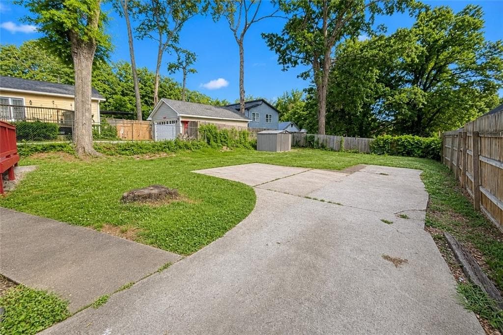 3 bedroom, 2 bathroom, 1,492 sq ft single family residence for rent at 1960 Cambridge Avenue, College Park, GA 30337 for $1,995 a month — photo 3