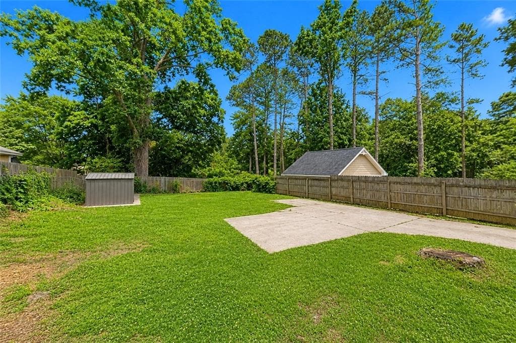 3 bedroom, 2 bathroom, 1,492 sq ft single family residence for rent at 1960 Cambridge Avenue, College Park, GA 30337 for $1,995 a month — photo 4