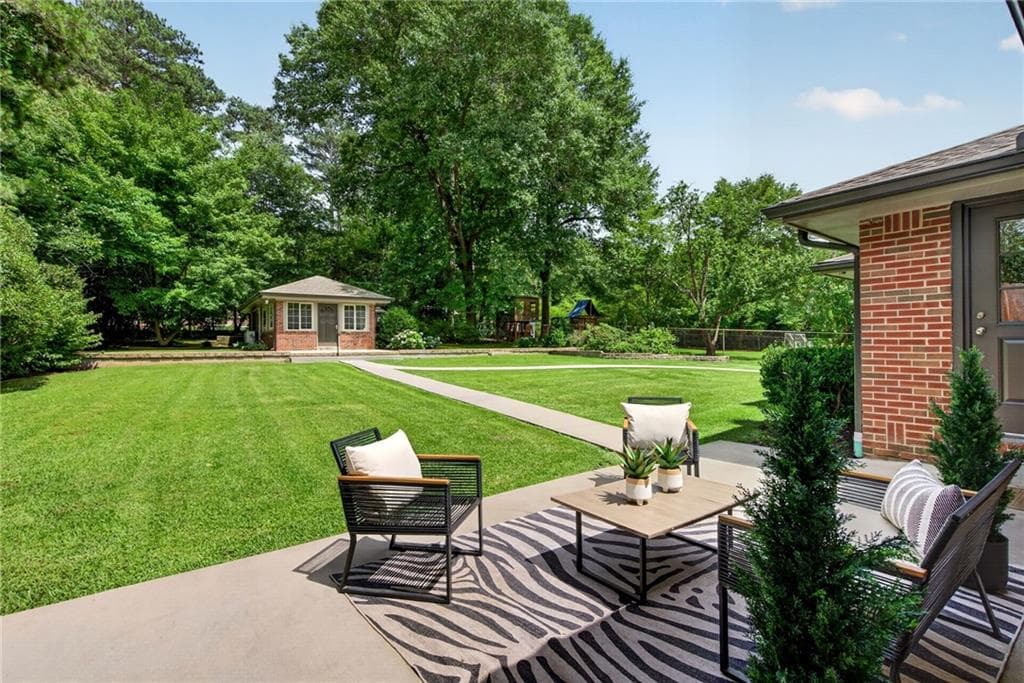 2 bedroom, 3 bathroom, 2,064 sq ft single family residence under contract at 1355 Amanda Circle, Decatur, GA 30033 — photo 9
