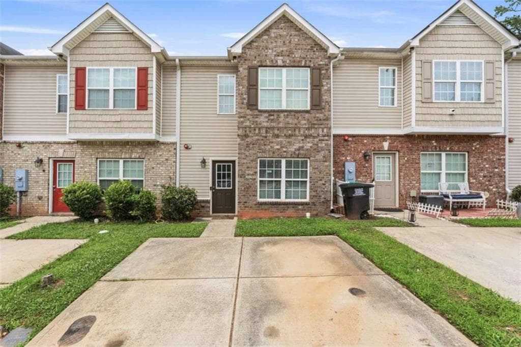3 bedroom, 3 bathroom, 1,404 sq ft townhouse sold at 4087 Browne Court, Conley, GA 30288