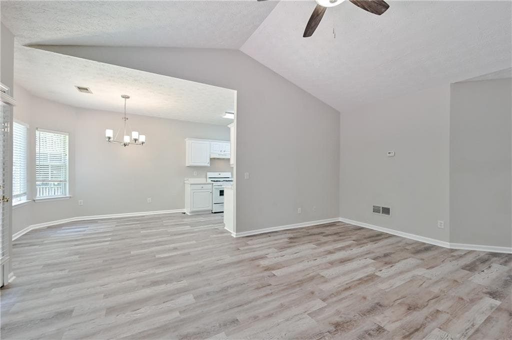 3 bedroom, 2 bathroom, 1,353 sq ft single family residence under contract at 3605 Clubside Walk, Kennesaw, GA 30144 — photo 6