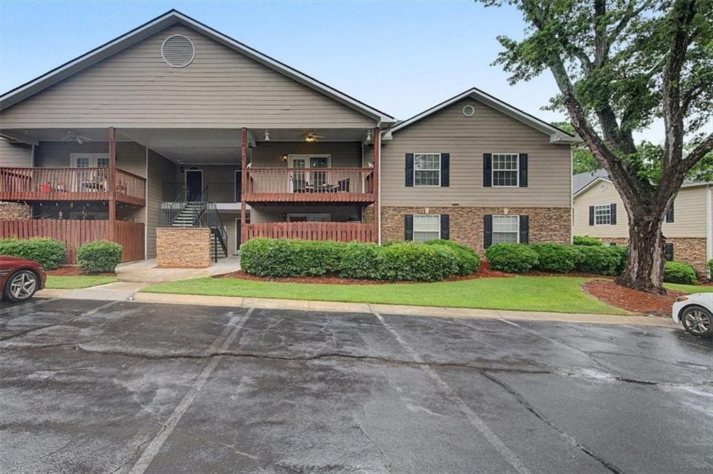 2 bedroom, 2 bathroom, 1,225 sq ft condominium for sale at 604 Brighton Point, Atlanta, GA 30328 — photo 3