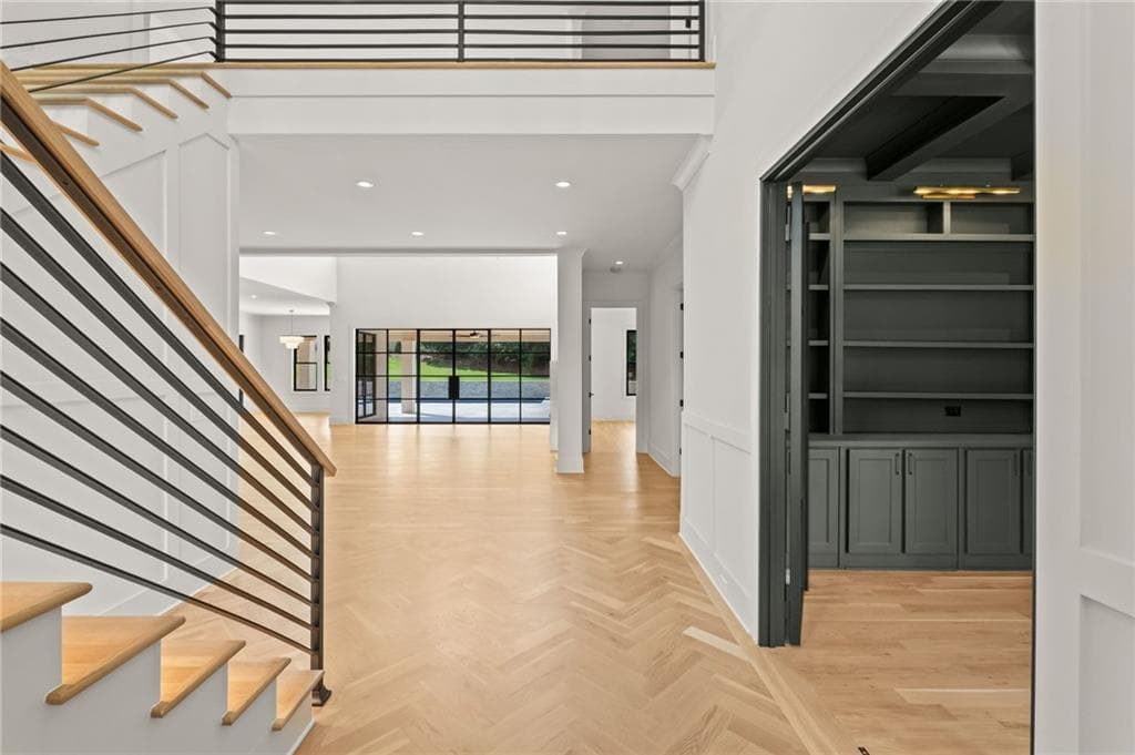6 bedroom, 7 bathroom, 8,000 sq ft single family residence for sale at 1081 Hershey Drive, Marietta, GA 30062 — photo 6