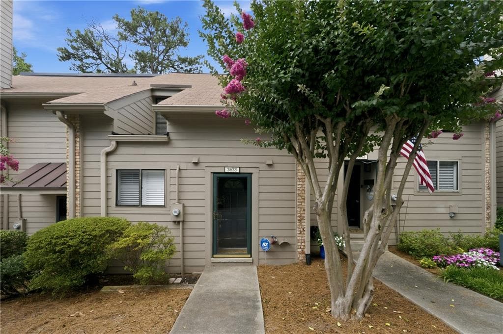 2 bedroom, 3 bathroom, 1,288 sq ft condominium under contract at 3633 Stonewall Drive, Atlanta, GA 30339