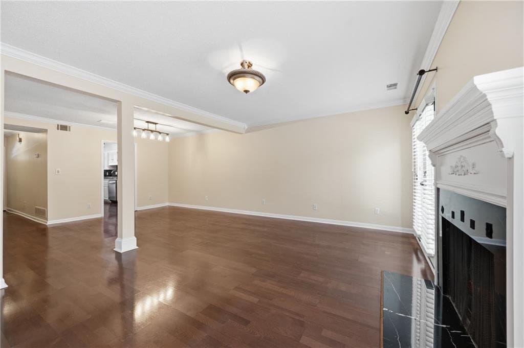 2 bedroom, 3 bathroom, 1,288 sq ft condominium under contract at 3633 Stonewall Drive, Atlanta, GA 30339 — photo 7