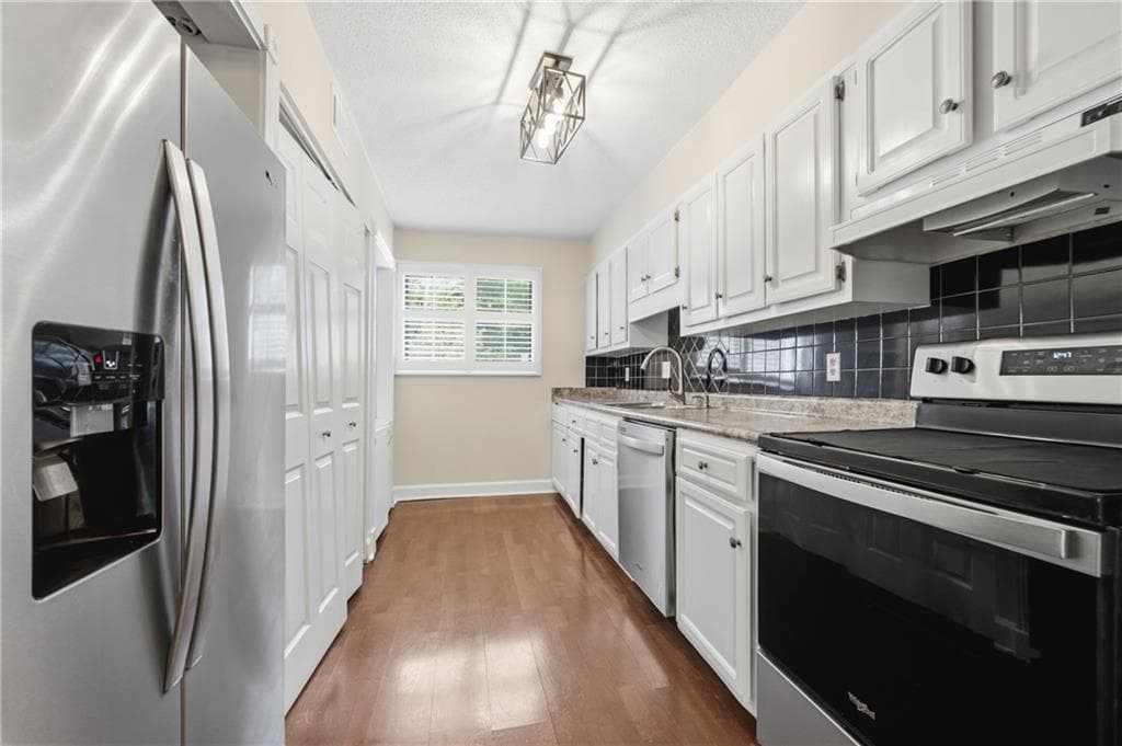 2 bedroom, 3 bathroom, 1,288 sq ft condominium under contract at 3633 Stonewall Drive, Atlanta, GA 30339 — photo 8