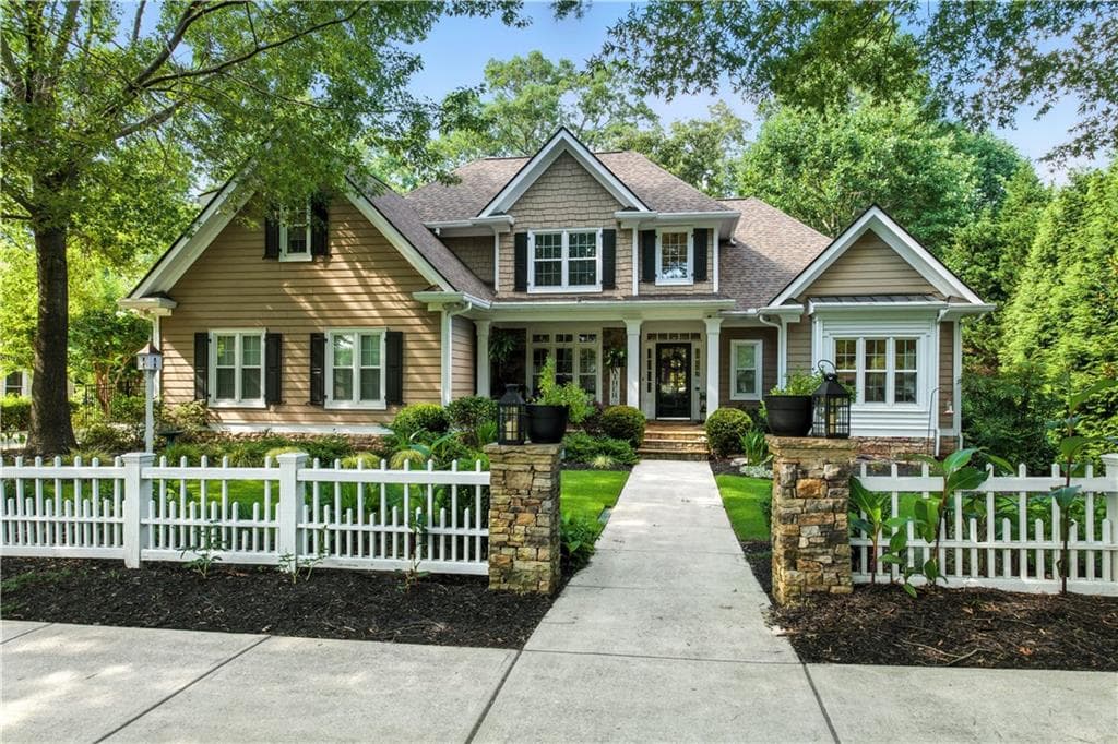 5 bedroom, 4 bathroom, 5,122 sq ft single family residence for sale at 6719 Grand Marina Circle, Gainesville, GA 30506 — photo 8