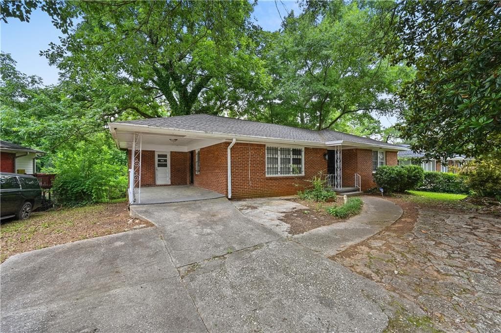 3 bedroom, 2 bathroom, 1,240 sq ft single family residence under contract at 2397 Tilson Road, Decatur, GA 30032 — photo 2