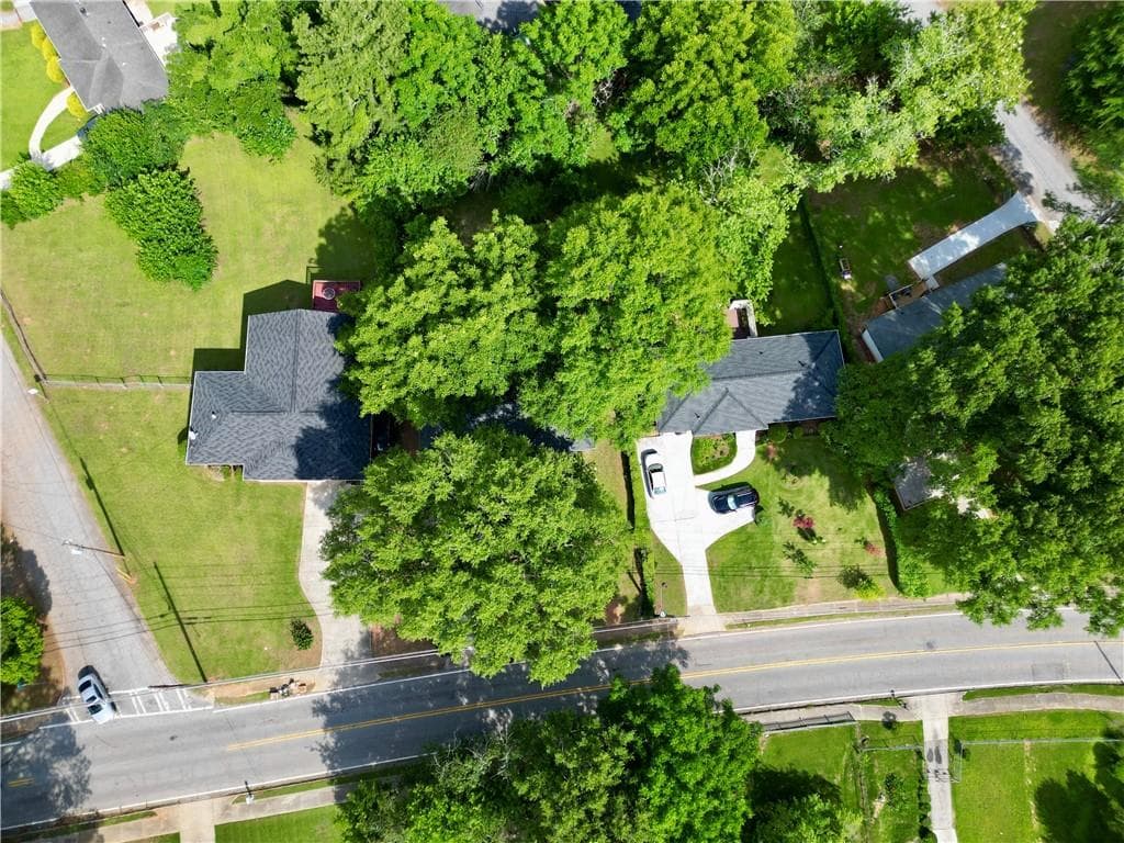 3 bedroom, 2 bathroom, 1,240 sq ft single family residence under contract at 2397 Tilson Road, Decatur, GA 30032 — photo 6