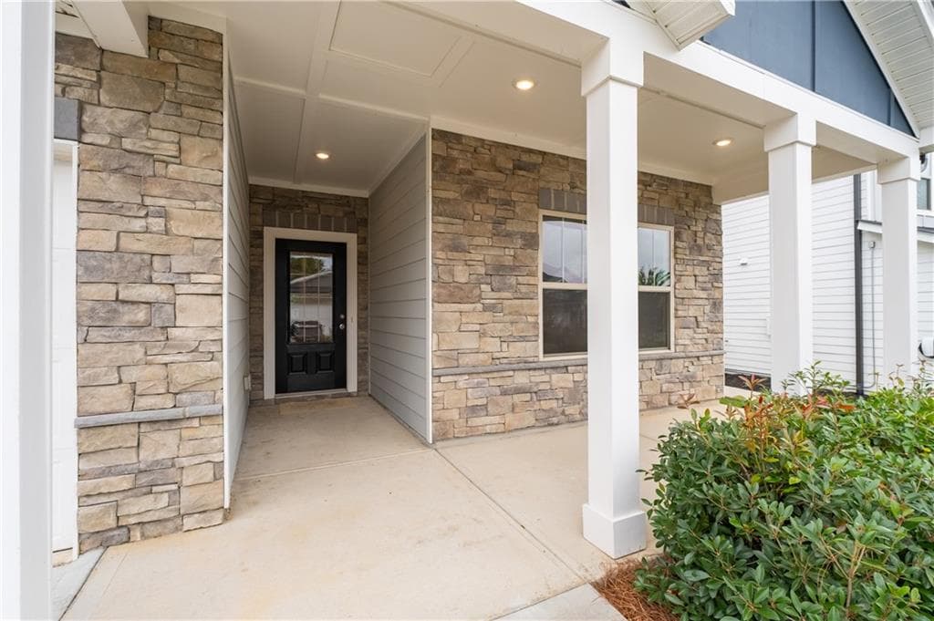 4 bedroom, 3 bathroom, 2,422 sq ft single family residence for sale at 661 Valdosta Drive, Canton, GA 30114 — photo 4