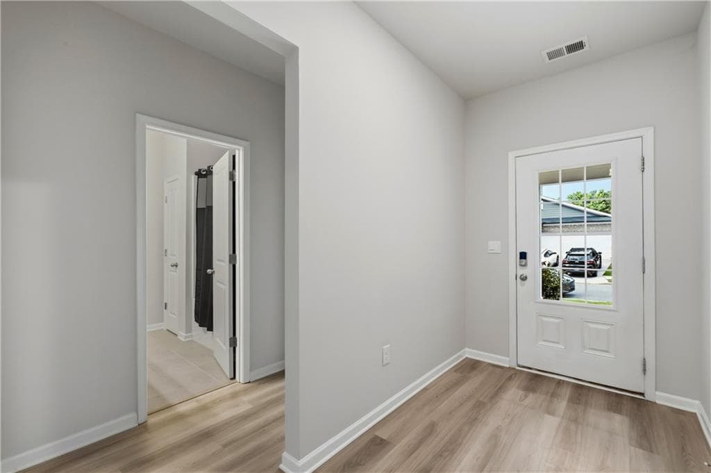 4 bedroom, 3 bathroom, 2,422 sq ft single family residence for sale at 661 Valdosta Drive, Canton, GA 30114 — photo 6