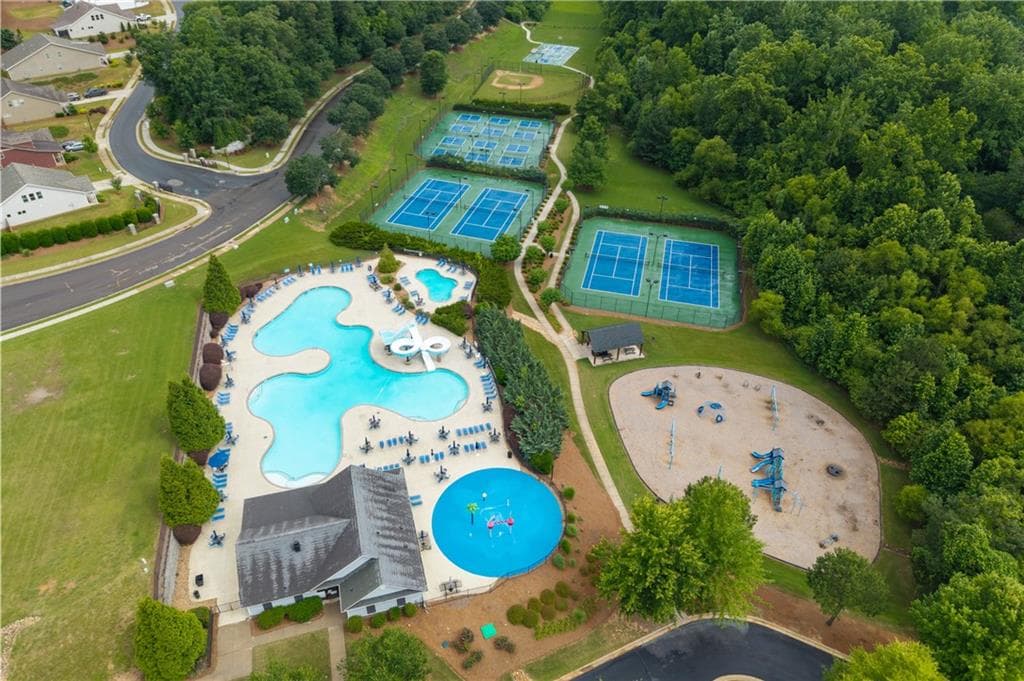 4 bedroom, 3 bathroom, 2,422 sq ft single family residence for sale at 661 Valdosta Drive, Canton, GA 30114 — photo 2