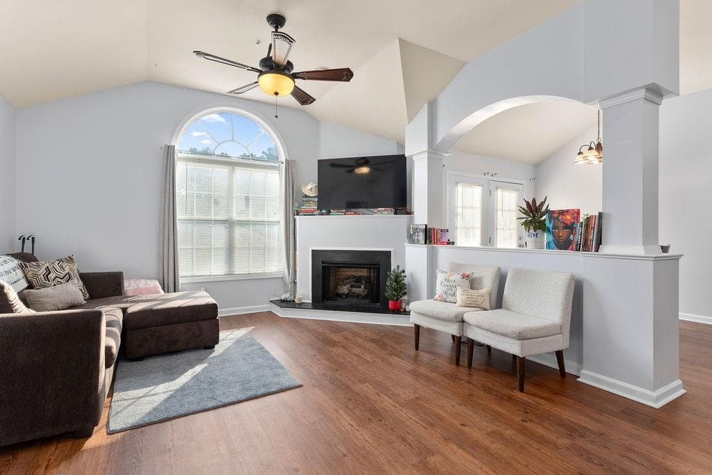 2 bedroom, 2 bathroom, 1,181 sq ft condominium for sale at 1395 Orchard Park Drive, Stone Mountain, GA 30083