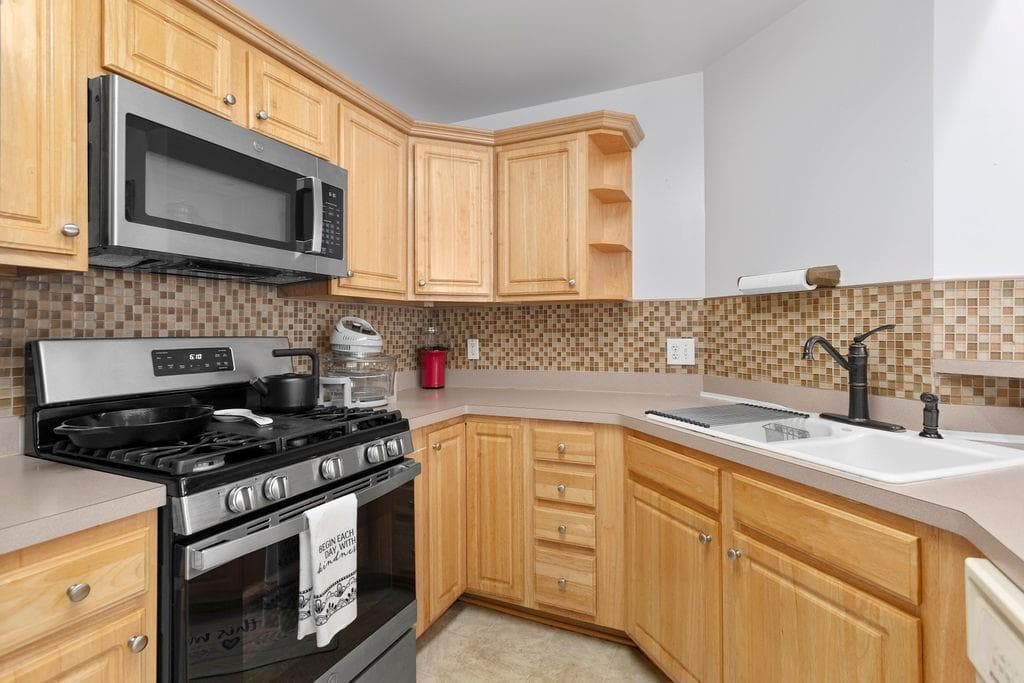 2 bedroom, 2 bathroom, 1,181 sq ft condominium for sale at 1395 Orchard Park Drive, Stone Mountain, GA 30083 — photo 8