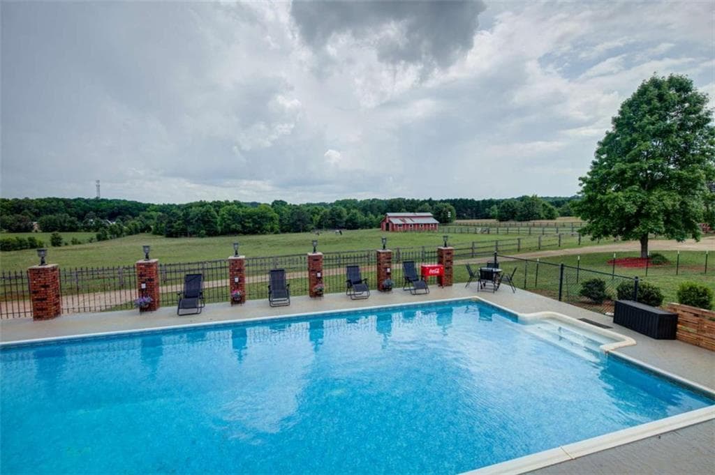 3 bedroom, 3 bathroom, 5,447 sq ft single family residence for sale at 335 Old Farm Road, Fayetteville, GA 30215 — photo 4