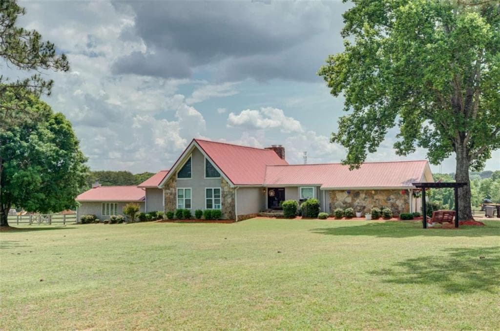 3 bedroom, 3 bathroom, 5,447 sq ft single family residence for sale at 335 Old Farm Road, Fayetteville, GA 30215 — photo 5