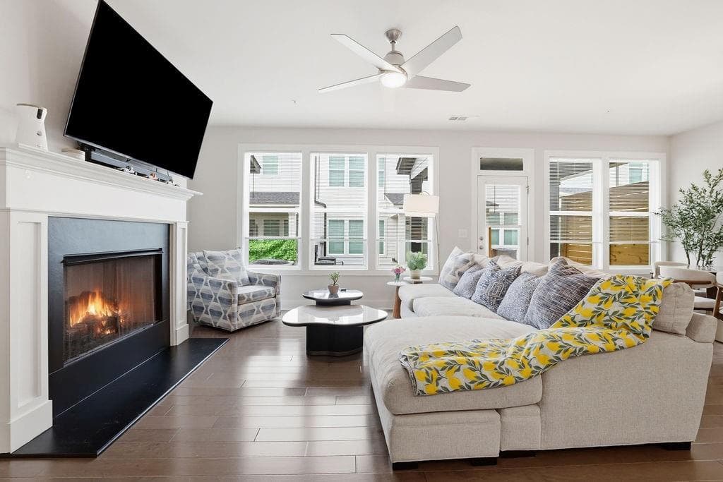 4 bedroom, 4 bathroom, 2,735 sq ft townhouse for sale at 1245 Wintergreen Way, Cumming, GA 30041 — photo 7